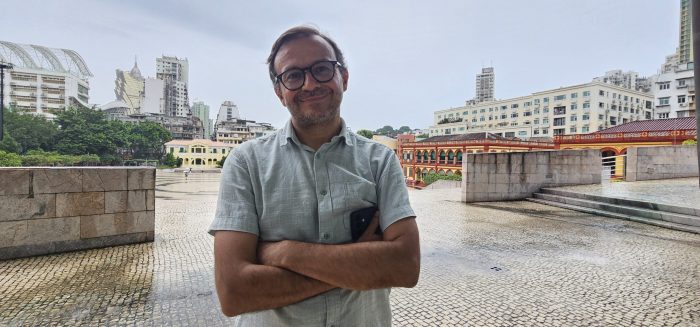 VÍTOR TEIXEIRA