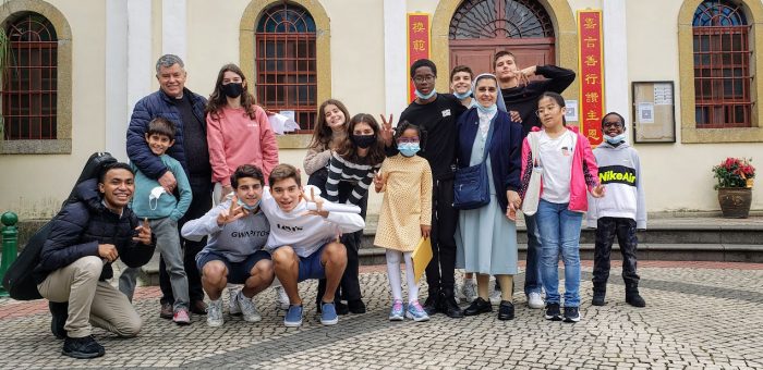 Ensinar ajuda a compreender os Ensinamentos da Fé