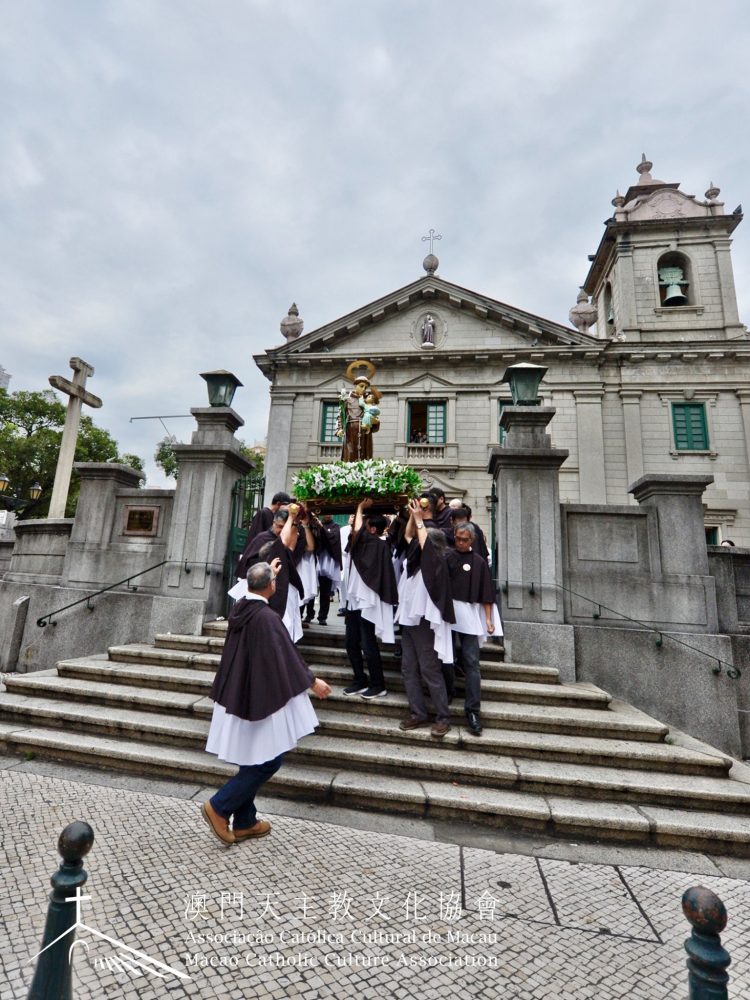 Festa de Santo António celebrada com Eucaristia e Procissão